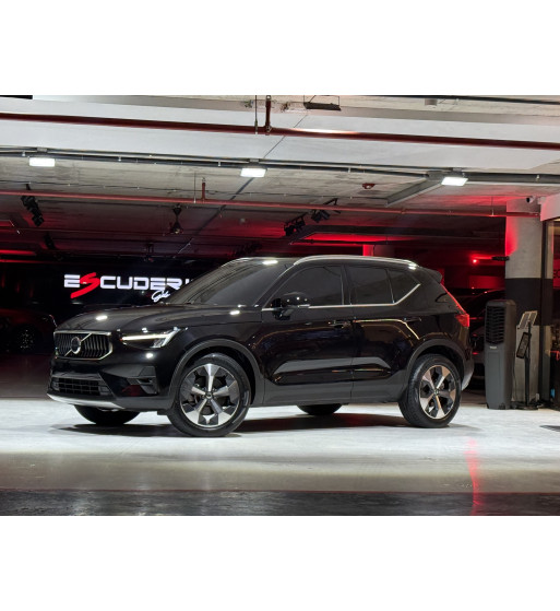 Volvo XC40 2023