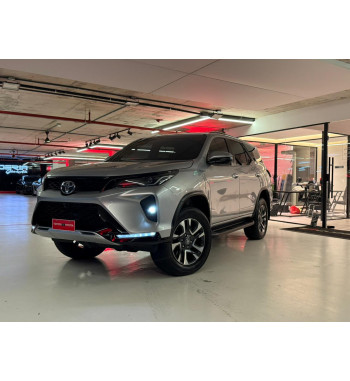 Toyota Fortuner SRV 2025