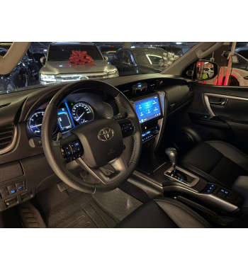 Toyota Fortuner SRV 2025