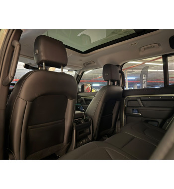Land Rover Defender 110 2024