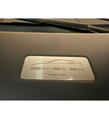 otros + Xiaomi YU7 Max 2025