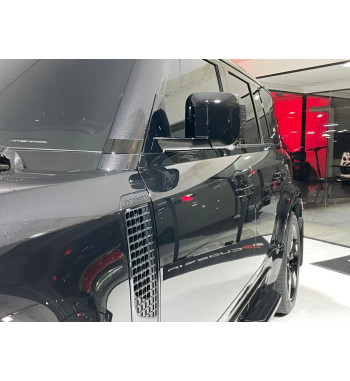Land Rover Defender 2024