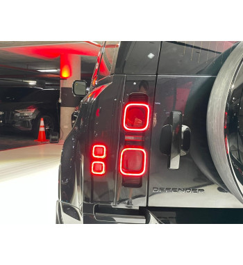 Land Rover Defender 2024