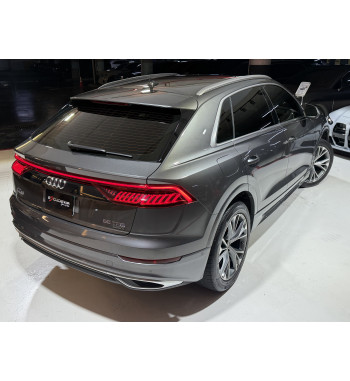 AUDI Q8 2021