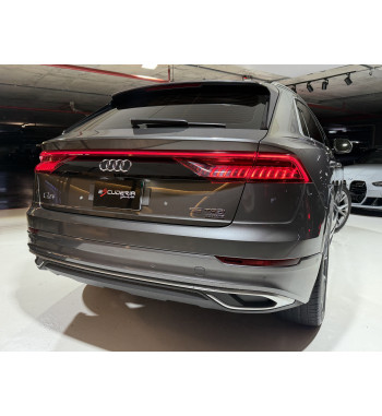 AUDI Q8 2021