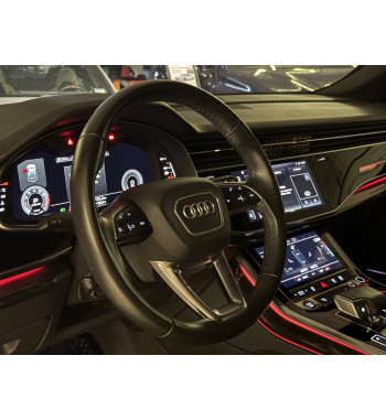 AUDI Q8 2021