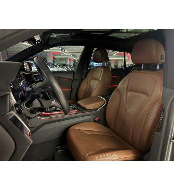 AUDI Q8 2021