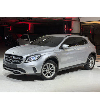 MERCEDES-BENZ GLA 180 2020