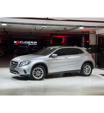 MERCEDES-BENZ GLA 180 2020