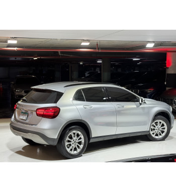 MERCEDES-BENZ GLA 180 2020