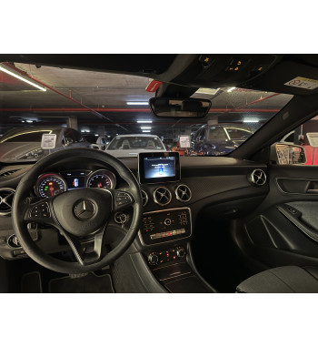 MERCEDES-BENZ GLA 180 2020