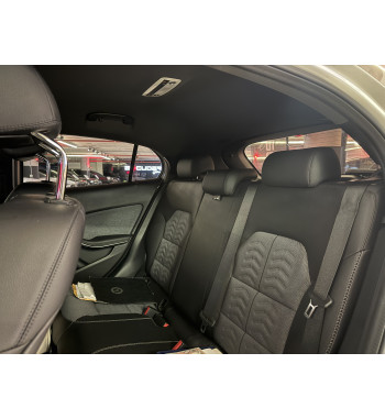 MERCEDES-BENZ GLA 180 2020