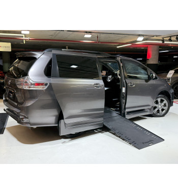 TOYOTA SIENNA SE 2016 ADAPTADA PARA SILLA DE RUEDAS