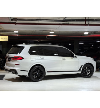 BMW X7 xDrive40i M SPORT 2025
