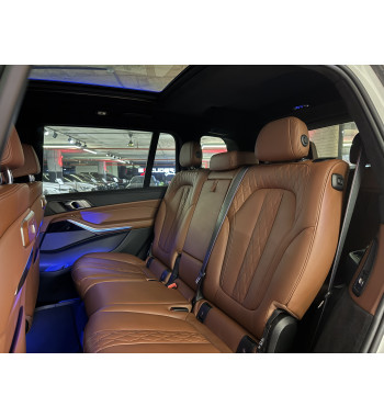BMW X7 xDrive40i M SPORT 2025