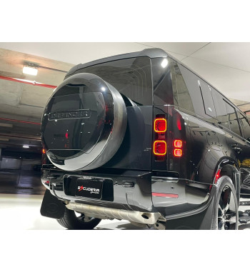 Land Rover Defender 2024