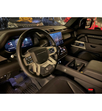 Land Rover Defender 2024