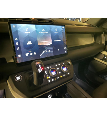 Land Rover Defender 2024
