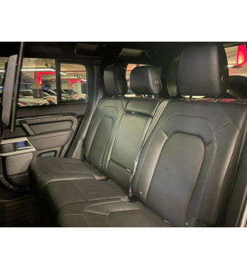 Land Rover Defender 2024