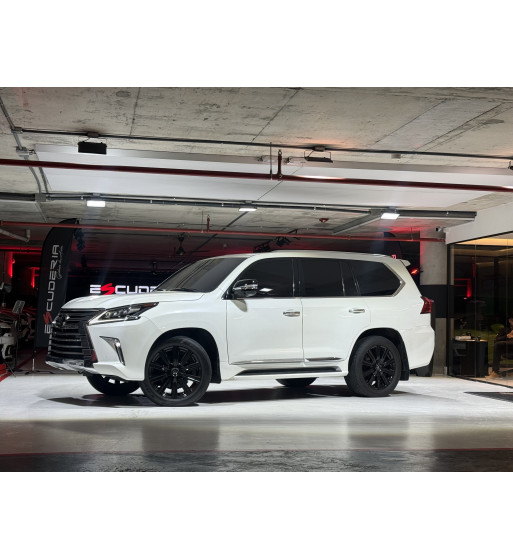 LEXUS LX570 2016