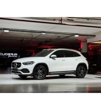 MERCEDES-BENZ GLA 200 2020