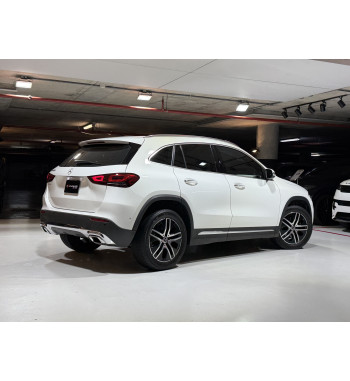 MERCEDES-BENZ GLA 200 2020