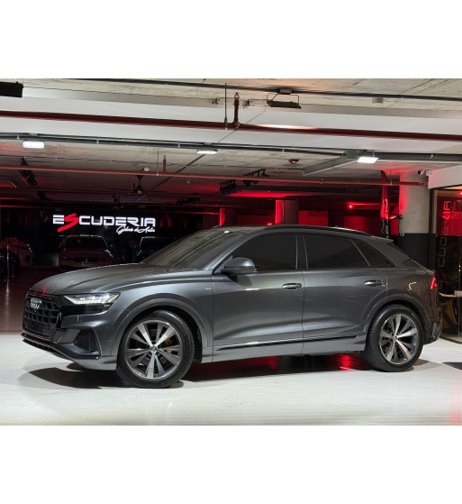 AUDI Q8 2019
