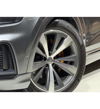 AUDI Q8 2019
