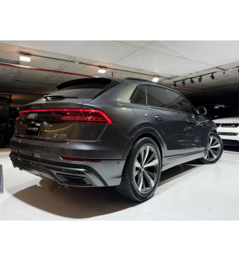 AUDI Q8 2019
