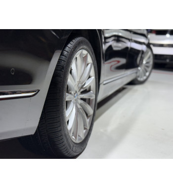 BMW 750Li 2018