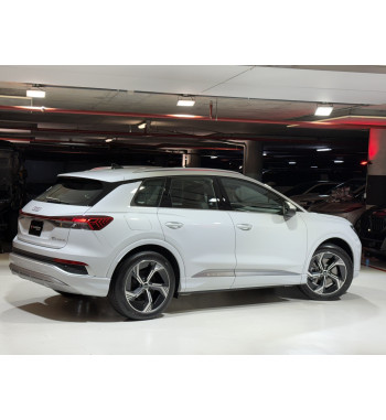 AUDI Q4 40 E-TRON 2026