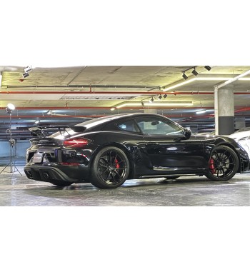 Porsche 718 Cayman GT4 2022